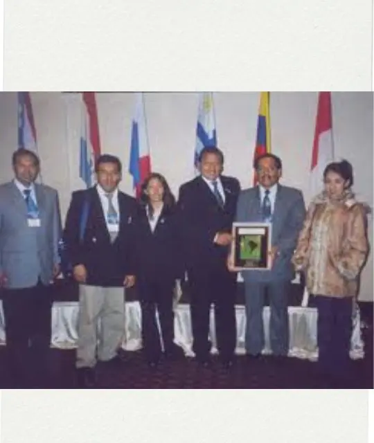 Delegación peruana junto a especialistas internacionales